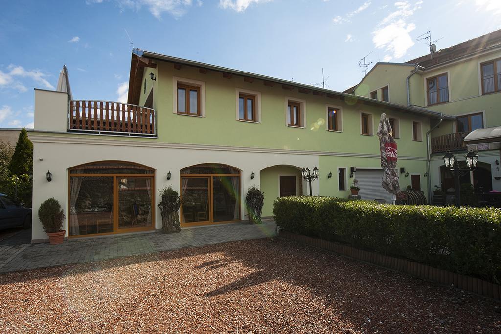 Penzion Valtice Exterior photo